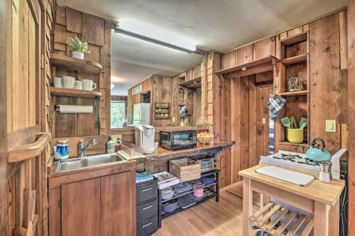 Apartamento Inviting Dtwn Apt Fire Table, Mins To Beach!