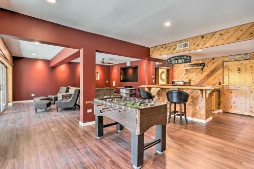 Spacious Lake Arrowhead Cabin With Jacuzzi Spa!