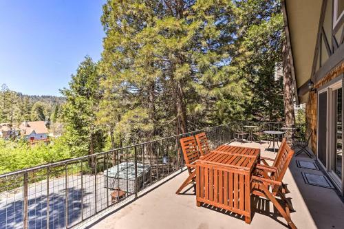 Spacious Lake Arrowhead Cabin With Jacuzzi Spa!