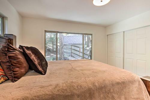 Spacious Lake Arrowhead Cabin With Jacuzzi Spa!