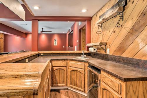 Spacious Lake Arrowhead Cabin With Jacuzzi Spa!