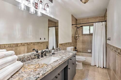 Spacious Lake Arrowhead Cabin With Jacuzzi Spa!