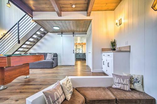 Modern North Bay Home With Pool Table And Patio!