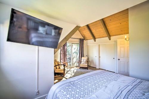 Modern North Bay Home With Pool Table And Patio!