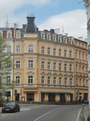 Apartm�ny U Hotelu Thermal Kv