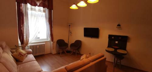 Apartm�ny U Hotelu Thermal Kv