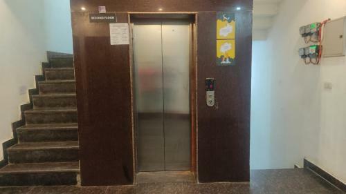 Singh Premium Apartments Near Medanta Medicity