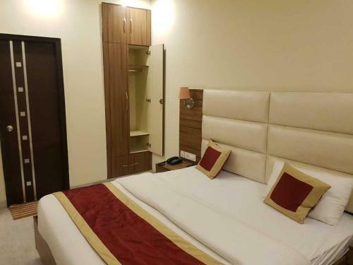 Hotel Oyo 89504 Sahil Inn