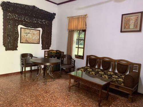 Hotel D? Tatoti Homestay By Luxury Degree