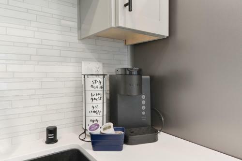 Villa New Luxury 1 Br Guest Suite, W/kitchen, Pvt