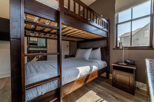#519 Luxurious New Build, With Mountain Views
