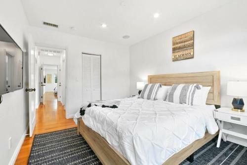 Villa Beverly Grove Spanish Oasis With Pool & Parking