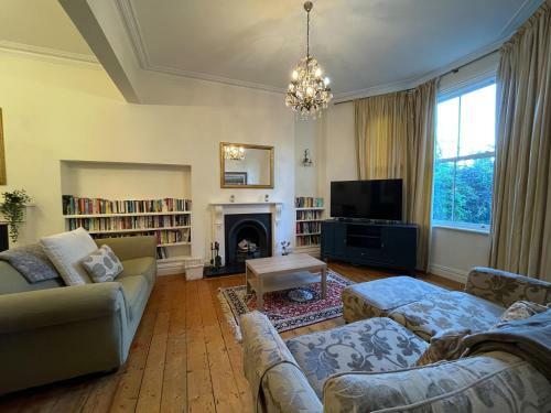 Penarth Villa By Mgroupsa