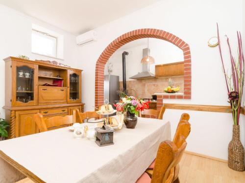 Stunning Villa In Pridvorje With Private Pool