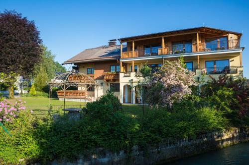 Hostal Hotel Garni Sallerhof