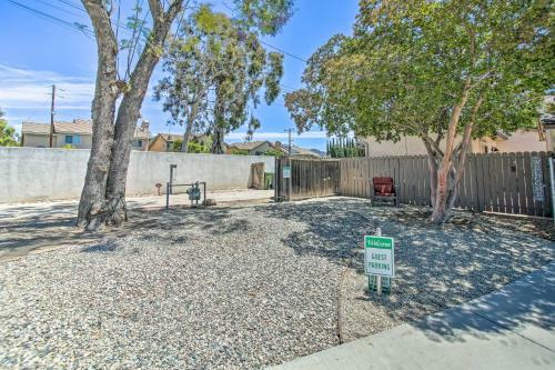 Twin Palms Romantic Retreat Yard And Grill!