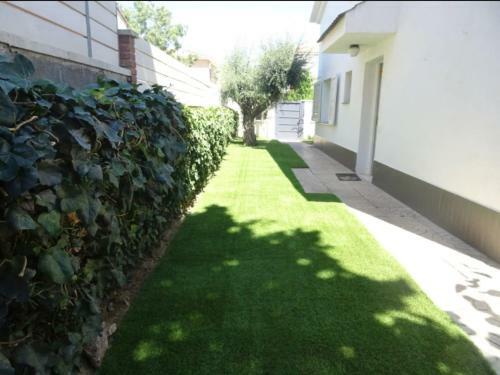 Villa With Garden Next To The Beach