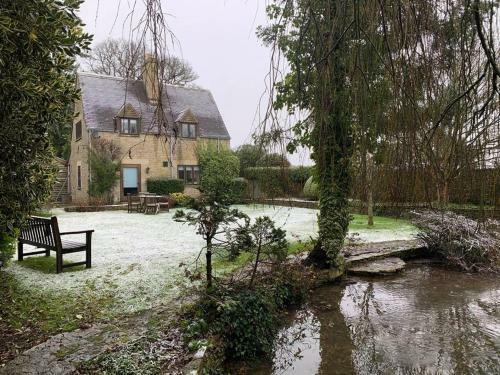 Heathfield Cottage- A Little Gem In The Cotswolds