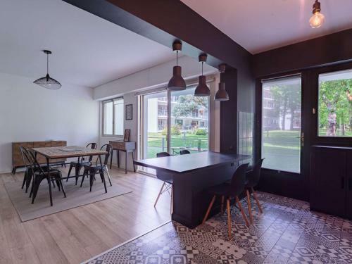 Apartment Biarritz, 3 Bedrooms, 6 Persons - Fr-1-3-553