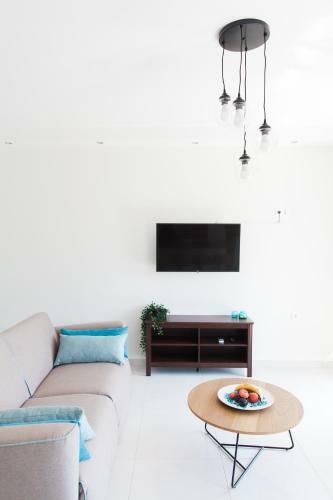 A - Luxury 2br New Apartment Near Lefkas Town