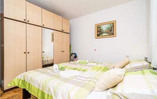 Nice Apartment In Mlini With 3 Bedrooms