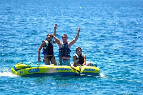 Happy Apartments, Biograd