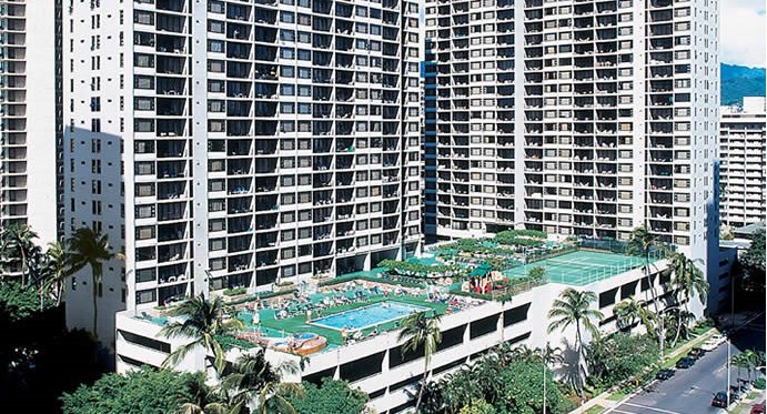 Hotel Aston At The Waikiki Banyan