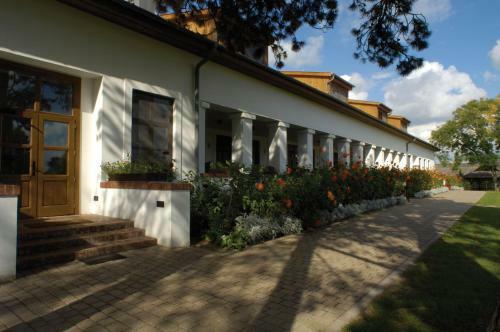 Sarl�spuszta Club Hotel