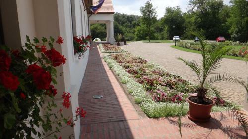 Sarl�spuszta Club Hotel