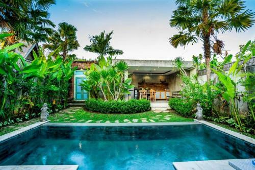 Villa Romantic Balinese Gem, Walk To Beach