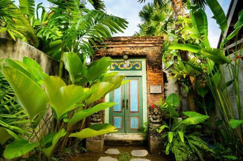 Villa Romantic Balinese Gem, Walk To Beach