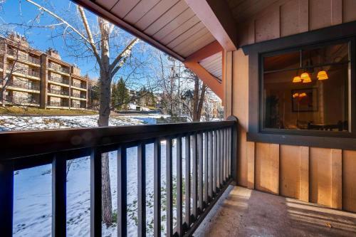 #1006 - Spacious Mountain Condo, Spa & Walk To Gondola