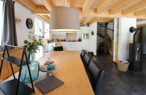 Joy - Mountain Chalet In Sankt Oswald