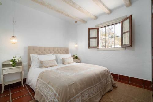 Villa With Views And Private Pool Near Malaga.