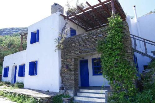 Traditional Village House In Kea