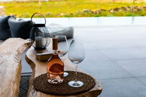 Villa Arleta In Punda Beach Paros For 8 With Private Pool