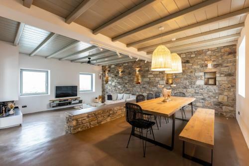 Villa Arleta In Punda Beach Paros For 8 With Private Pool