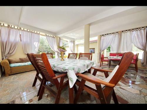 Anna Apartments
