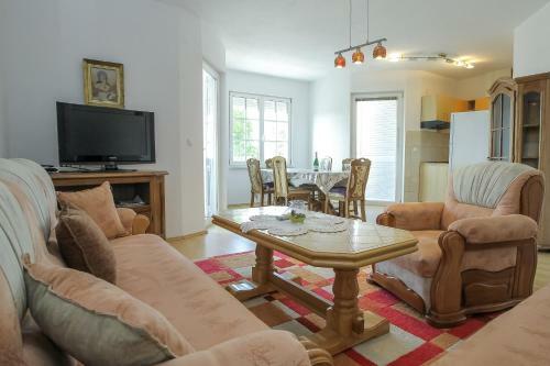 Senita's Rooms & Apartments