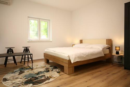Studio Apartment Gea - Peaceful & Quiet - Queen Bed, Modern, Parking