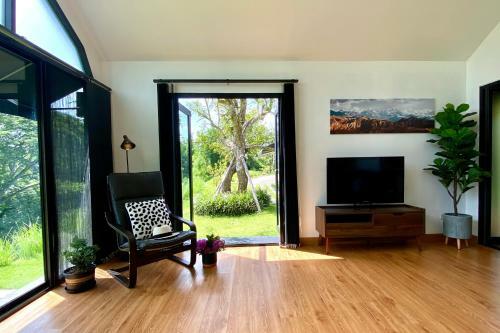 98 Mae Ram Residence