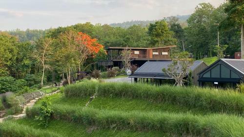 98 Mae Ram Residence