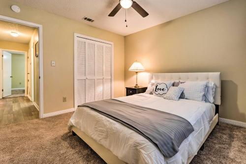 Gorgeous Home Sunroom About 3 Mi To Beach Hike!