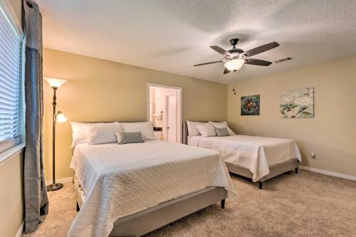 Gorgeous Home Sunroom About 3 Mi To Beach Hike!