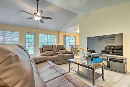 Single-story Home With Patio, 5 Mi To Beach!