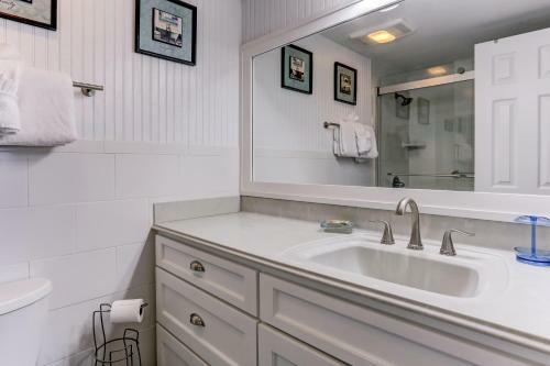 Apartamento 224 Amelia By The Sea Condo