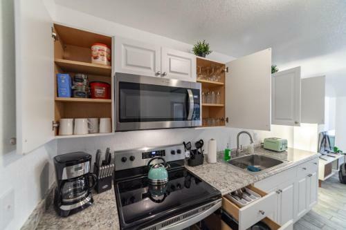 The Sunshine Spacious 4 Bed Vacation Home, Lakeland