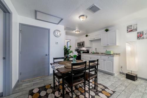 The Sunshine Spacious 4 Bed Vacation Home, Lakeland
