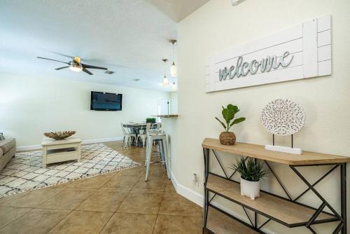 Spacious Pool Home With Putting Green, Sleeps 18!!