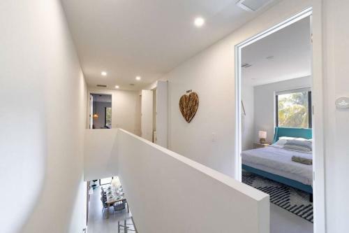 Villa Las Olas Designer Home With Heated Pool - Must!